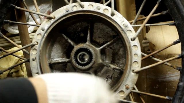 Как снять и поставить заднее колесо на Урале/ How to install and remove rear wheel Ural смотреть онлайн