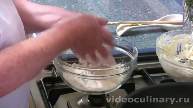 Как приготовить сырники с изюмом смотреть онлайн