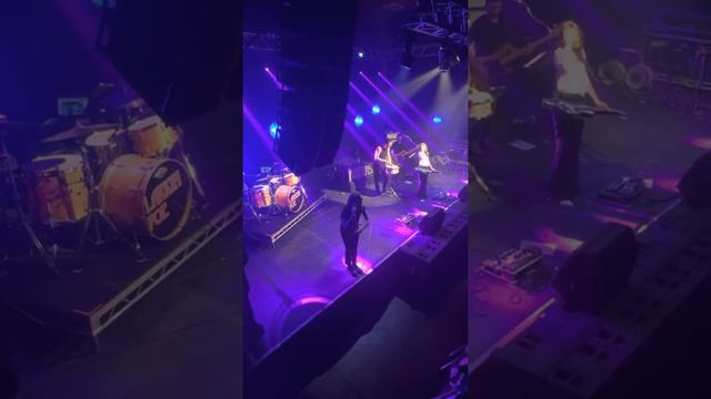 Larkin Poe, Come on in my Kitchen, live in Bristol 28/5/22 смотреть онлайн