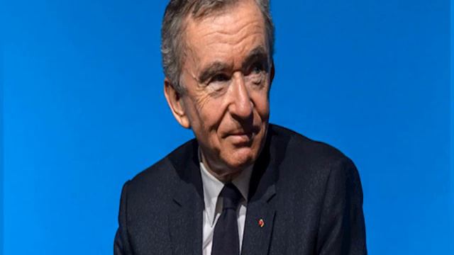 Илон Маск больше не самый богатый человек в мире. Его обогнал глава компании LVMH Бернар Арно