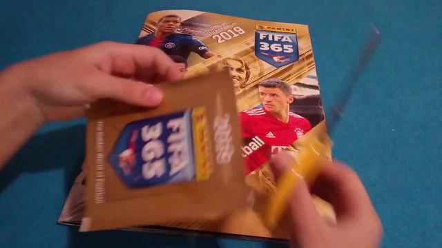 Обзор футбольного альбома от panini + открываю 1 пак смотреть онлайн