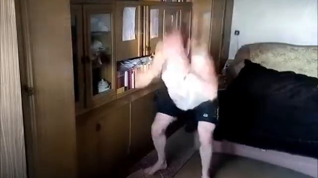 Приседания на максимум 330 повторений за подход. смотреть онлайн