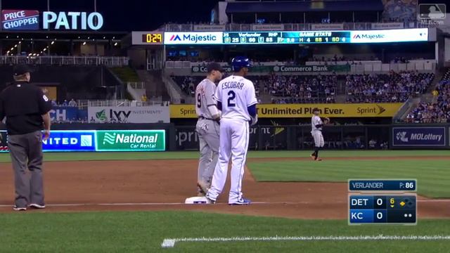DET@KC: Iglesias, Machado connect for a double play смотреть онлайн