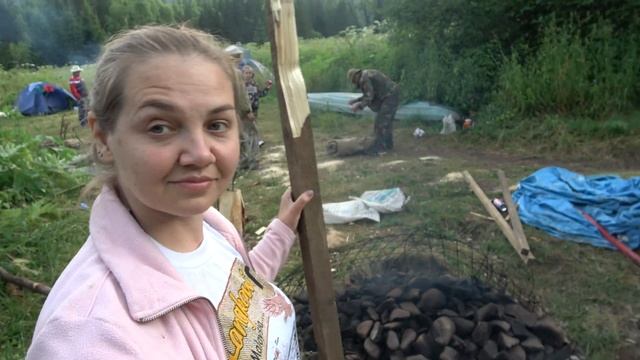 Топорищем в лоб. Походная БАНЯ | #МАНА Сплав 2021 — 09 смотреть онлайн