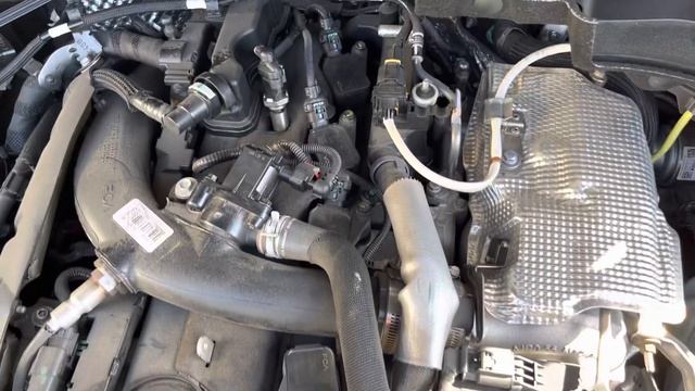 Alfa Romeo Stelvio Air filter & Spark plugs install смотреть онлайн