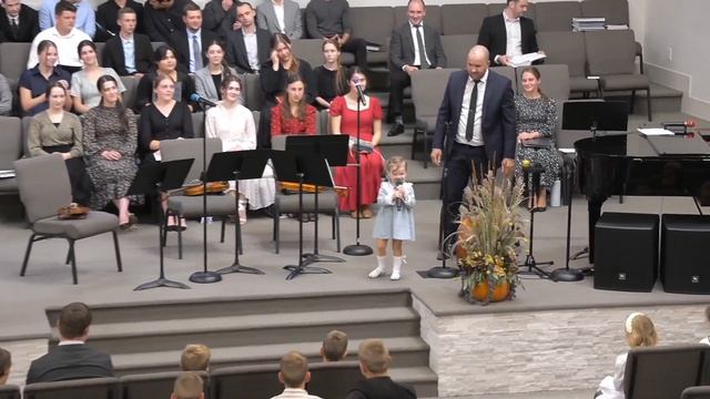 17 Я маленькая девочка (Стих) - 10/01/2023 смотреть онлайн