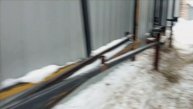 Моя разработка. Хитрые откатные ворота, под ними нет необходимости чистить снег. смотреть онлайн