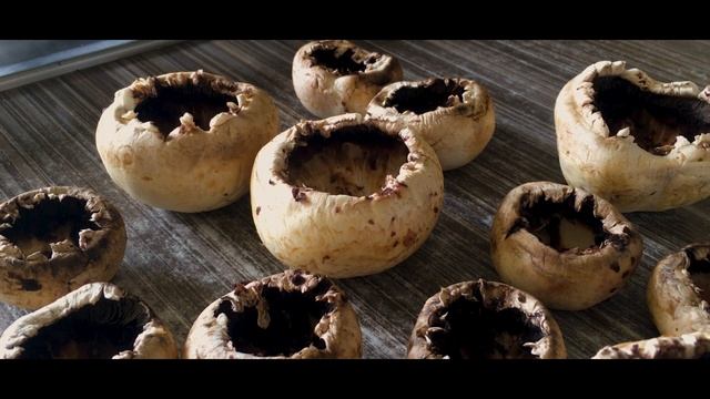 Закуски перед шашлыком. Рулетики из баклажанов. Фаршированные шампиньоны