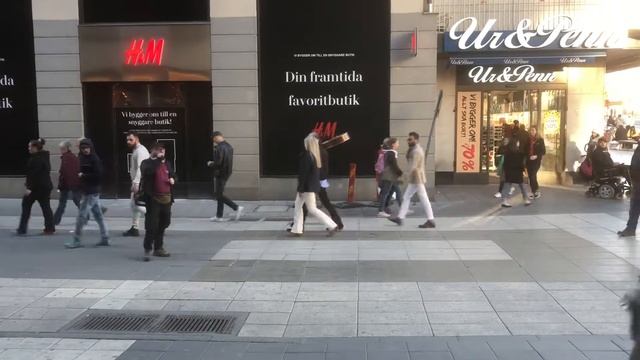 Åhléns City (Livets mening) Stockholm 2019-04-19 смотреть онлайн