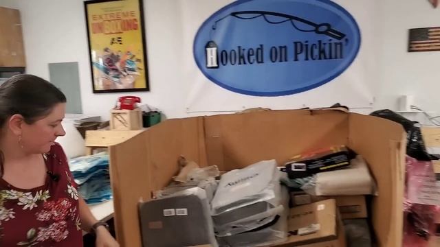 Pallet #6 888 Lots Unboxing - Back to school and Let get Clean! What did I find in this pallet? смотреть онлайн