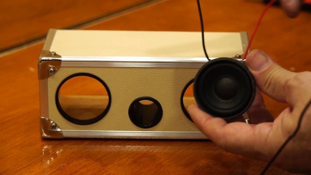 DIY: Mini Bluetooth Speaker || How to Make a Bluetooth Speaker смотреть онлайн