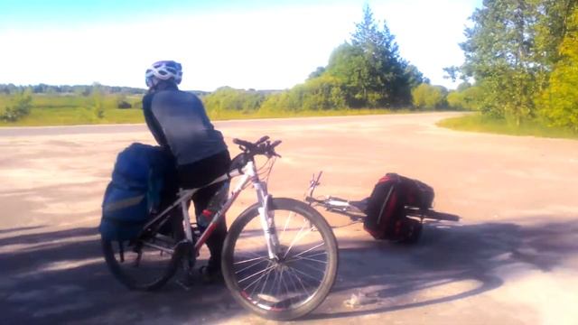 Ждем Антона у Юдиново. Страдаем от мошкары.