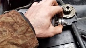 Замена стартера и промежуточной шестерни