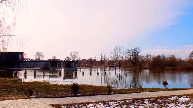 Паводок в Йошкар-Оле у женщины с пирогом.Река выходит из берегов. Чуть не унесло беседку на пантона смотреть онлайн