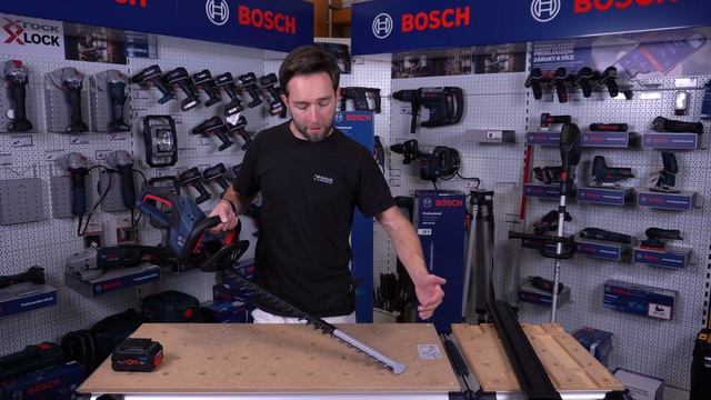 Plotostřih Bosch GHE 18V-60 na profi baterii 18V смотреть онлайн