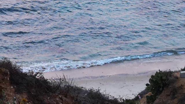 Закат в облаках и сумерки над морем в Яффо. смотреть онлайн