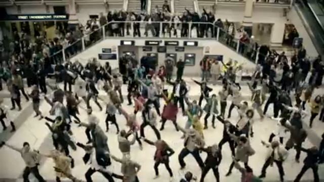 E.L.O (Electric Light Orchestra) All Over The World смотреть онлайн