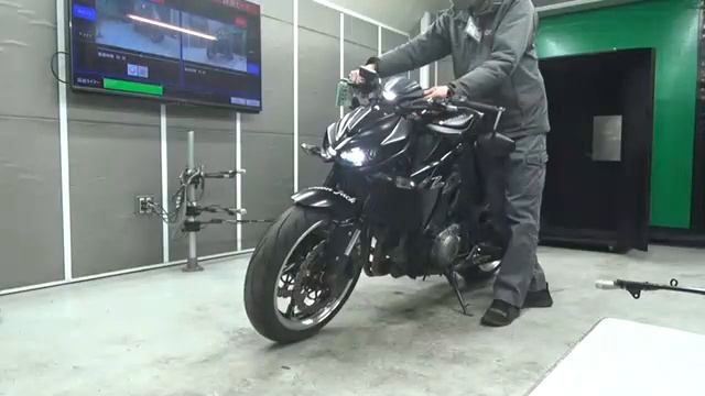 Kawasaki Z1000, 2014 год смотреть онлайн