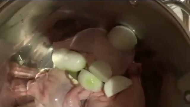 Рецепт курицы в духовке. Курица в духовке вкусно. Как приготовить курицу в духовке. смотреть онлайн