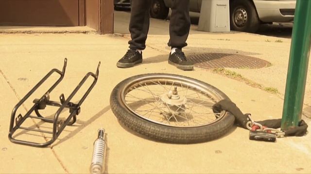 How to best lock a moped смотреть онлайн