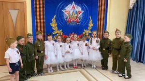 22.04.2021.Песня "Да будет мир!" Поет коллектив ср гр "Дельфинчики", д/с "Островок"