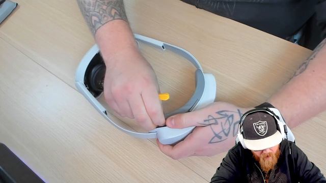BEST PICO 4 Accessory // Unlimited Battery Power! смотреть онлайн