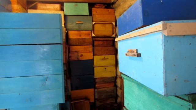 Помещение для хранения суши и кормовых рамочек на весну в неотапливаемое помещение. смотреть онлайн