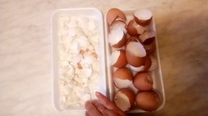 Удобный способ измельчения и хранения  скорлупы от яиц.