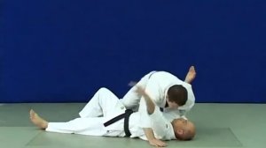 (Кузурэ-кэса-гатамэ) Kuzure kesa gatame - Удержание сбоку с захватом из под руки
