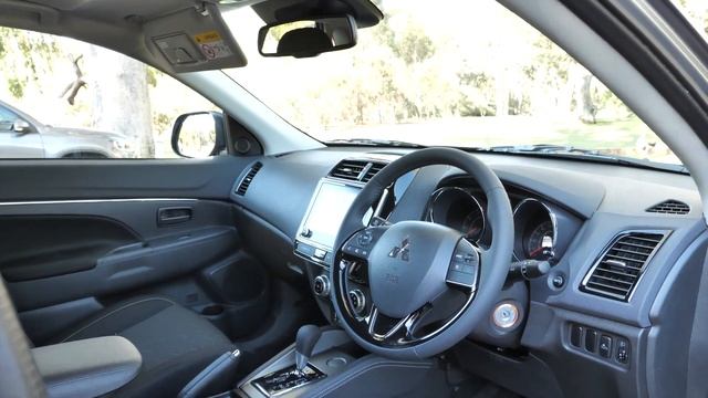 John Hughes Test Drive Mitsubishi ASX ES смотреть онлайн