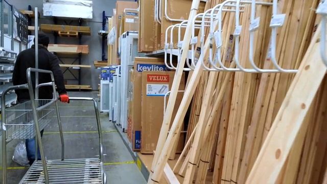 Learning how to build a room in an attic | DIY | Wickes смотреть онлайн