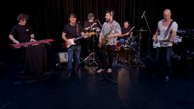 'Streetlife' (RANDY CRAWFORD & THE CRUSADERS) Cover By The HSCC