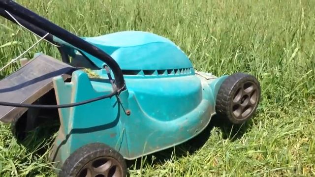 Что делать если газонокосилка забивается! смотреть онлайн
