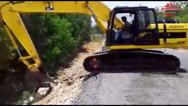 Extremely Dangerous Operator Excavator Fails ! Idiots Heavy Equipment Accidents Compilation
