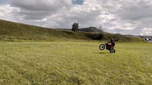 КАК БЫСТРО НАУЧИТЬСЯ ДЕЛАТЬ ВИЛЛИ ИЛИ ЕХАТЬ НА ЗАДНЕМ КОЛЕСЕ ЭНДУРО | ПЕРВАЯ ТРЕНИРОВКА