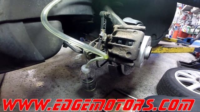 VW Audi Brake System Bleeding by Edge Motors смотреть онлайн