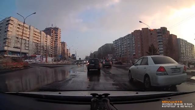21.03.2017 г. Усть-Илимск девушки не различают сигналы светофора. смотреть онлайн