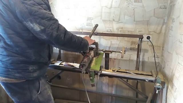Ножка табурета на самодельном токарном станке смотреть онлайн