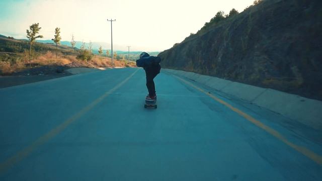 Downhill Skateboard | Raw Series смотреть онлайн