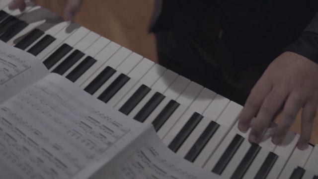 Attack on Titan: Before Lights Out - Samuel Hadikusuma, The Royal Family ft. Yolanda Tracy I LIVE смотреть онлайн