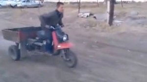 Мотоцикл муравей на заднє