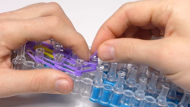 БАБОЧКА из резинок Rainbow Loom Bands. Урок 423. Как сплести бабочку из резинок. смотреть онлайн