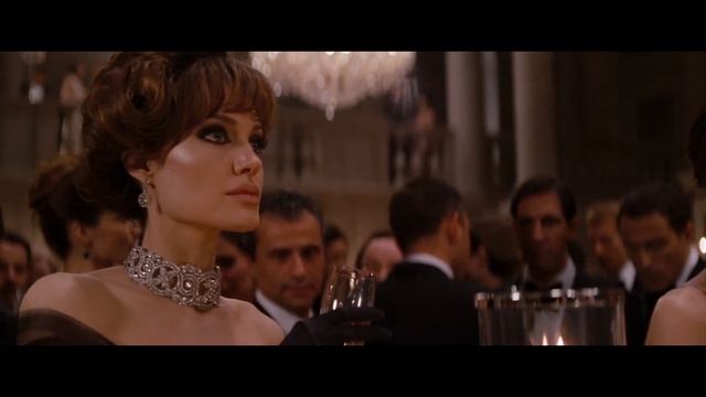 Angelina Jolie in The Tourist Part 2 смотреть онлайн