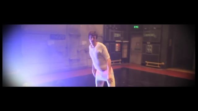 Greg James vs Robyn - 'Call Your Girlfriend' смотреть онлайн