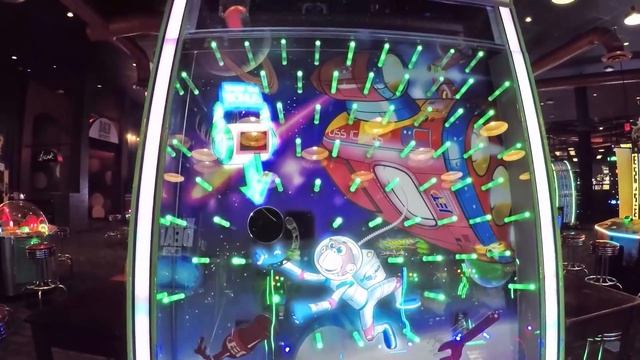 I Won The Plinko Arcade Game Jackpot! Bonus Ball Wins For Big Tickets At Dave and Busters! смотреть онлайн