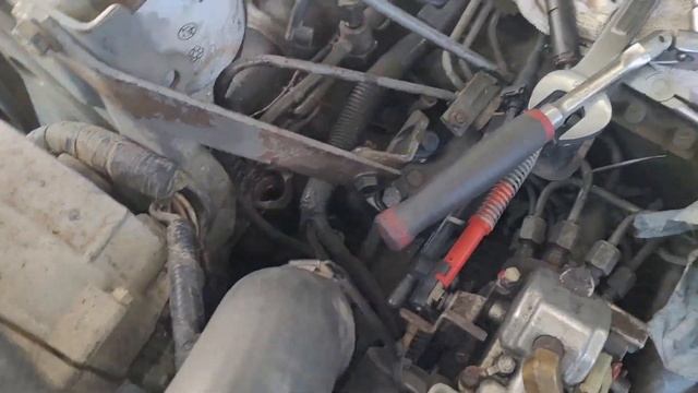 Injectors Replacement 7.3 IDI - 1990 F Super Duty PT 1 смотреть онлайн