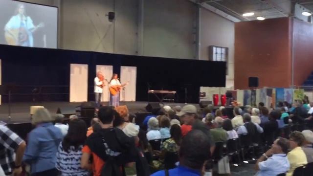 Keep on the Sunny Side by Les & Gwen Gustafson-Zook at the #mwcmm Global Village смотреть онлайн