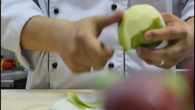 Утиная грудка на гриле с фруктовым салатом (ресторан "Милан") смотреть онлайн