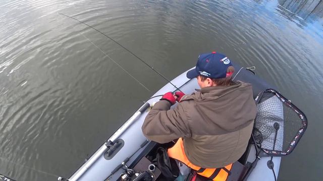 Тестируем Kaida Paladin И favorite x1 по осенний щуке смотреть онлайн