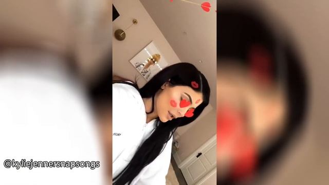 Kylie Jenner Shows New Kylie Cosmetics Products смотреть онлайн